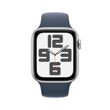 GETIT.QA- Qatar’s Best Online Shopping Website offers APPLE WATCH SE GPS, SILVER ALUMINIUM CASE WITH STORM BLUE SPORT BAND, 40 MM, S/M, MRE13 at the lowest price in Qatar. Free Shipping & COD Available!