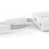 GETIT.QA- Qatar’s Best Online Shopping Website offers BELKIN 3.5 MM AUDIO &AMP; CHARGE ROCKSTAR IPHONE ADAPTER, F8J212BTWHT at the lowest price in Qatar. Free Shipping & COD Available!